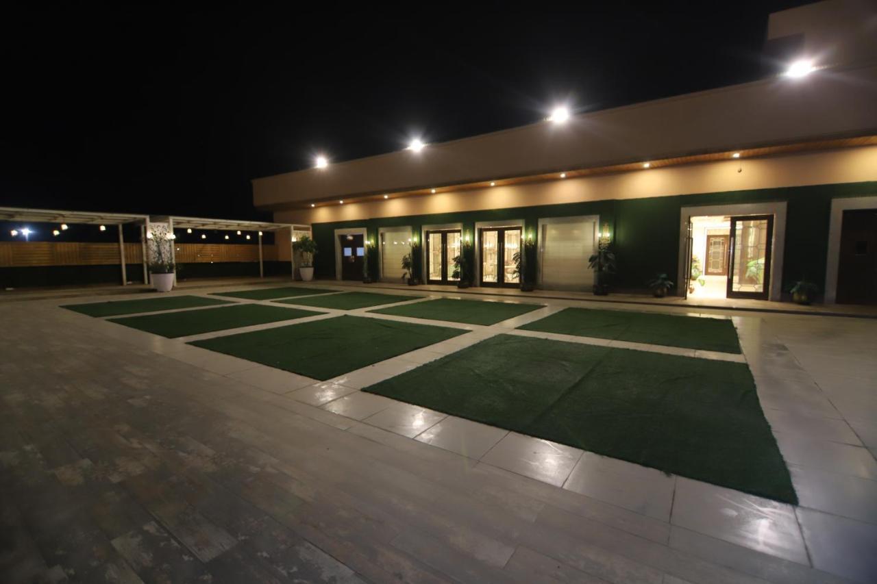什里杰维拉斯酒店 索尼帕特 外观 照片